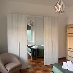 Apartment Spacious 4br & Prime Location And Comfort *