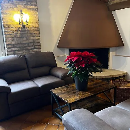 Apartment Spacious 4br & Prime Location And Comfort *