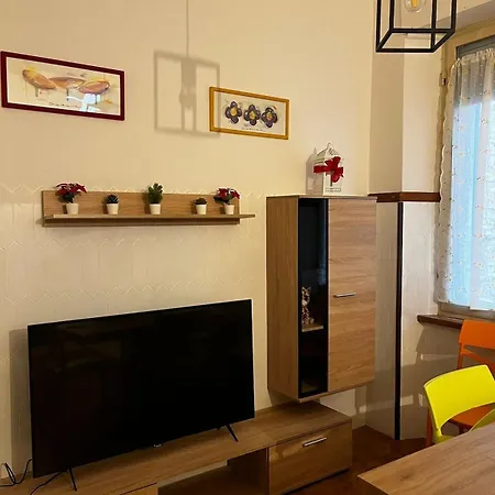 Apartment Spacious 4br & Prime Location And Comfort