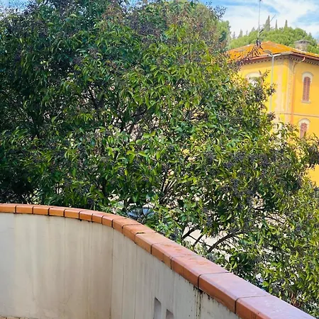 Spacious 4br & Prime Location And Comfort *