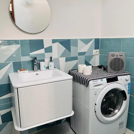 Spacious 4br & Prime Location And Comfort Apartment *