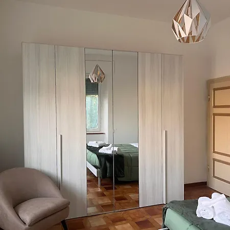 Apartment Spacious 4br & Prime Location And Comfort *