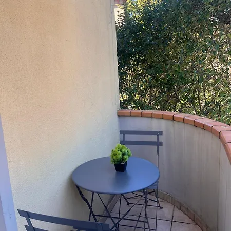 Apartment Spacious 4br & Prime Location And Comfort